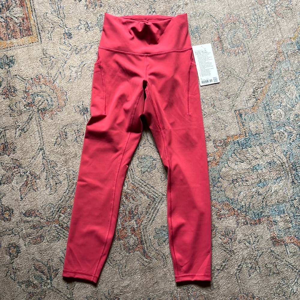 Lululemon Wu set Train HR Tight 25” with pockets